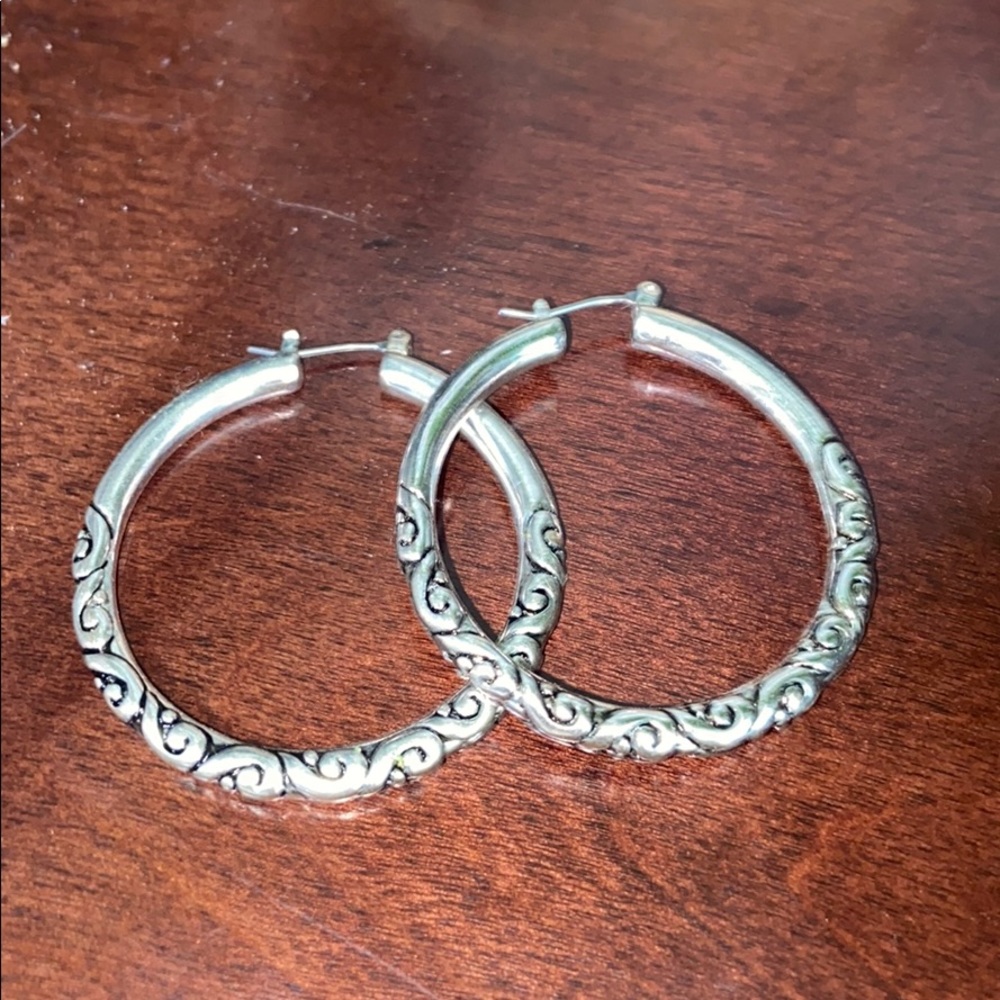 Women’s sterling silver hoops